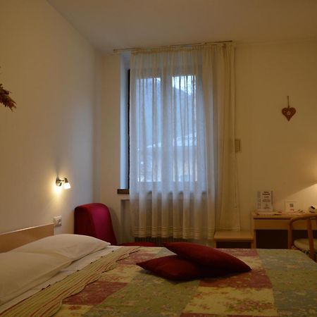 Hotel Wanda Pinzolo Bagian luar foto