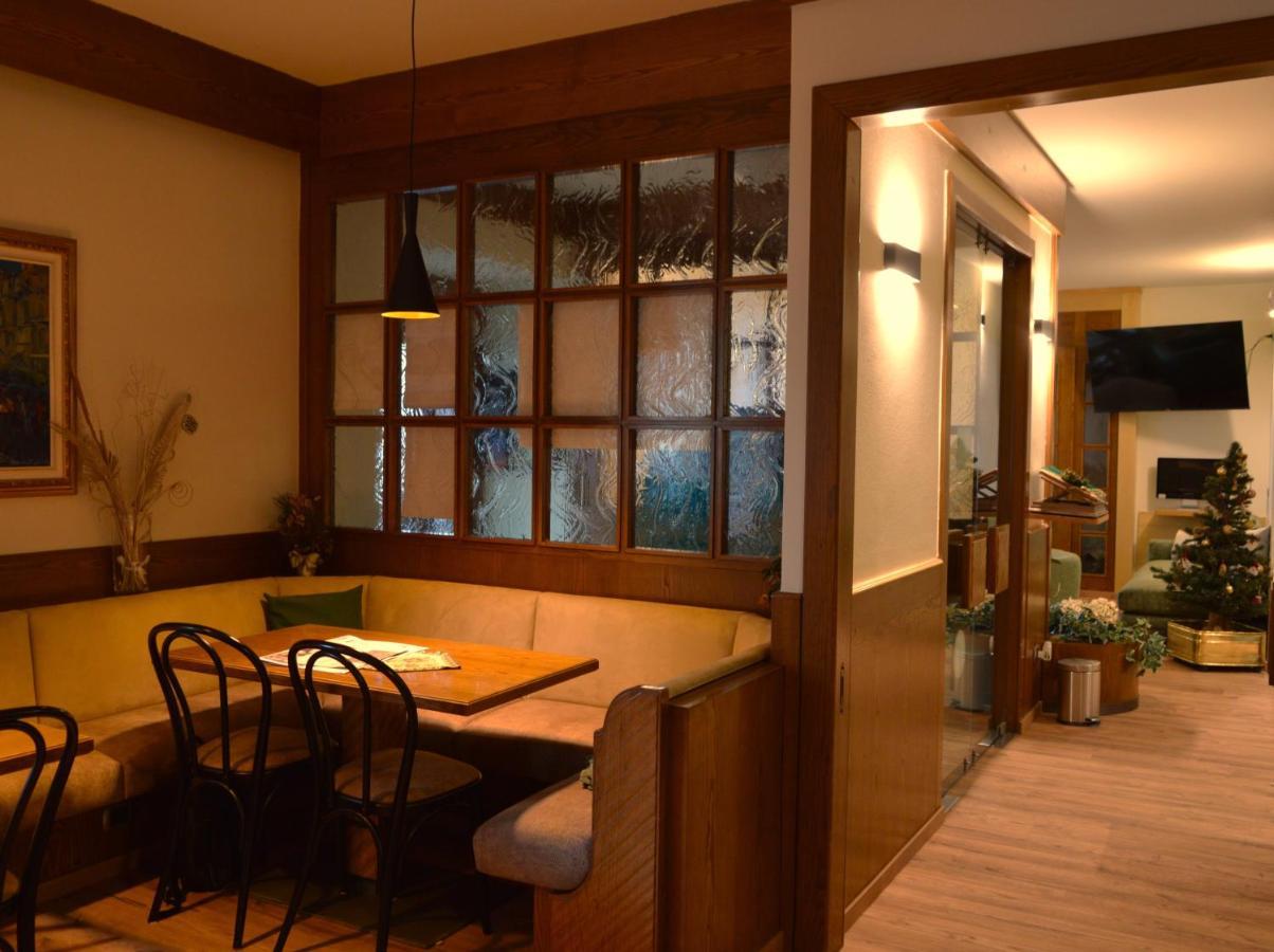 Hotel Wanda Pinzolo Bagian luar foto