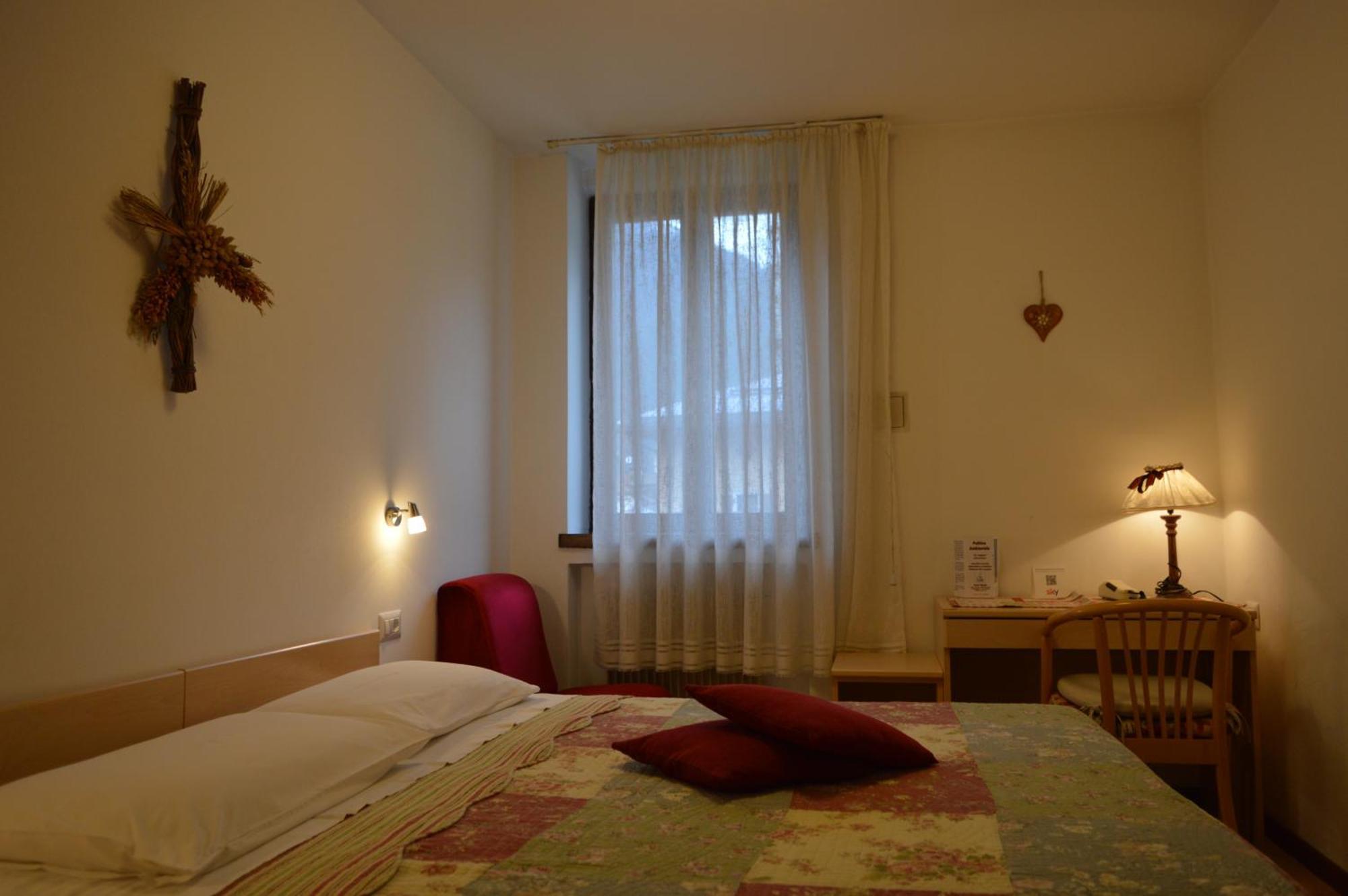 Hotel Wanda Pinzolo Bagian luar foto