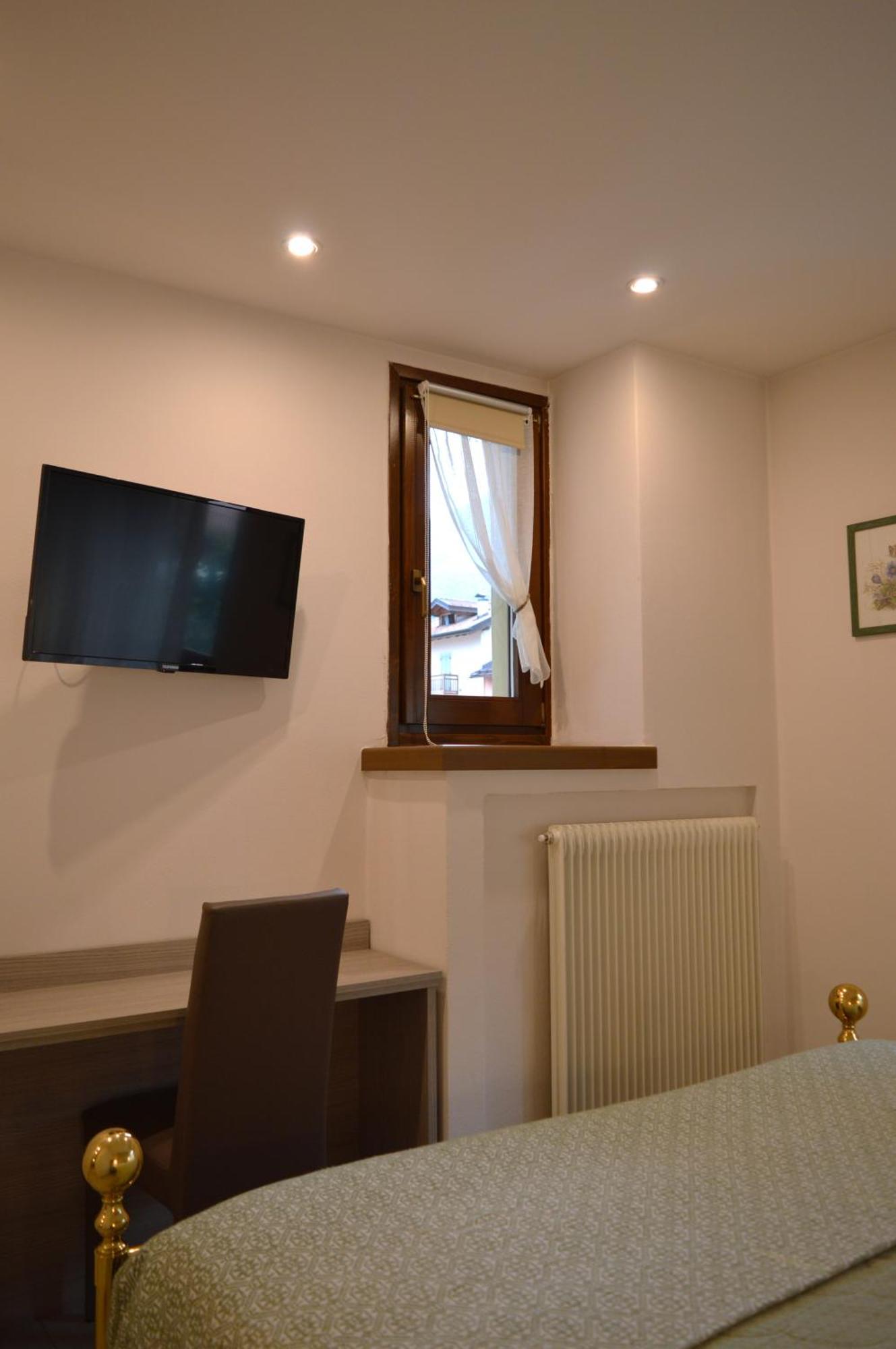 Hotel Wanda Pinzolo Bagian luar foto