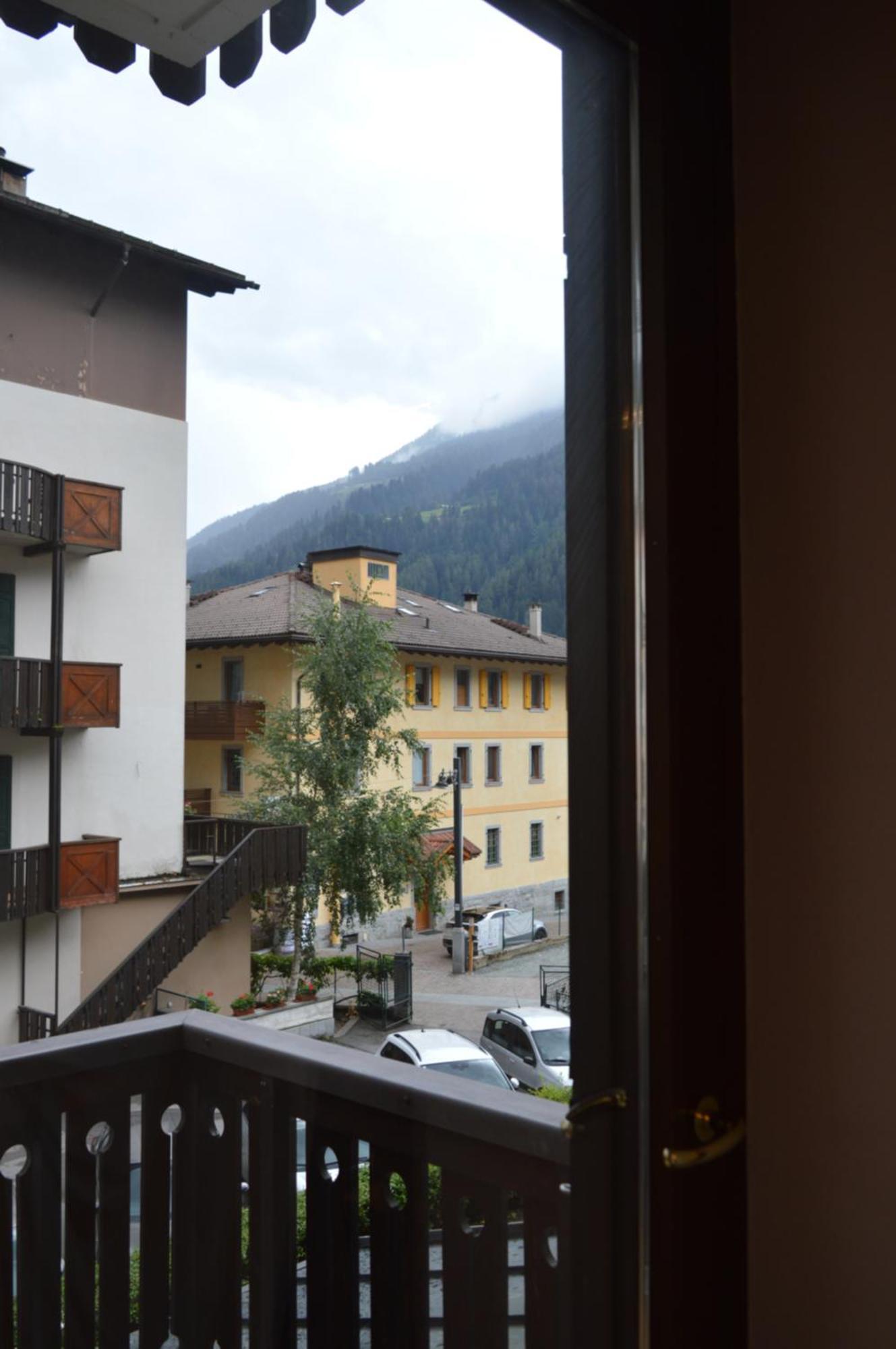 Hotel Wanda Pinzolo Bagian luar foto