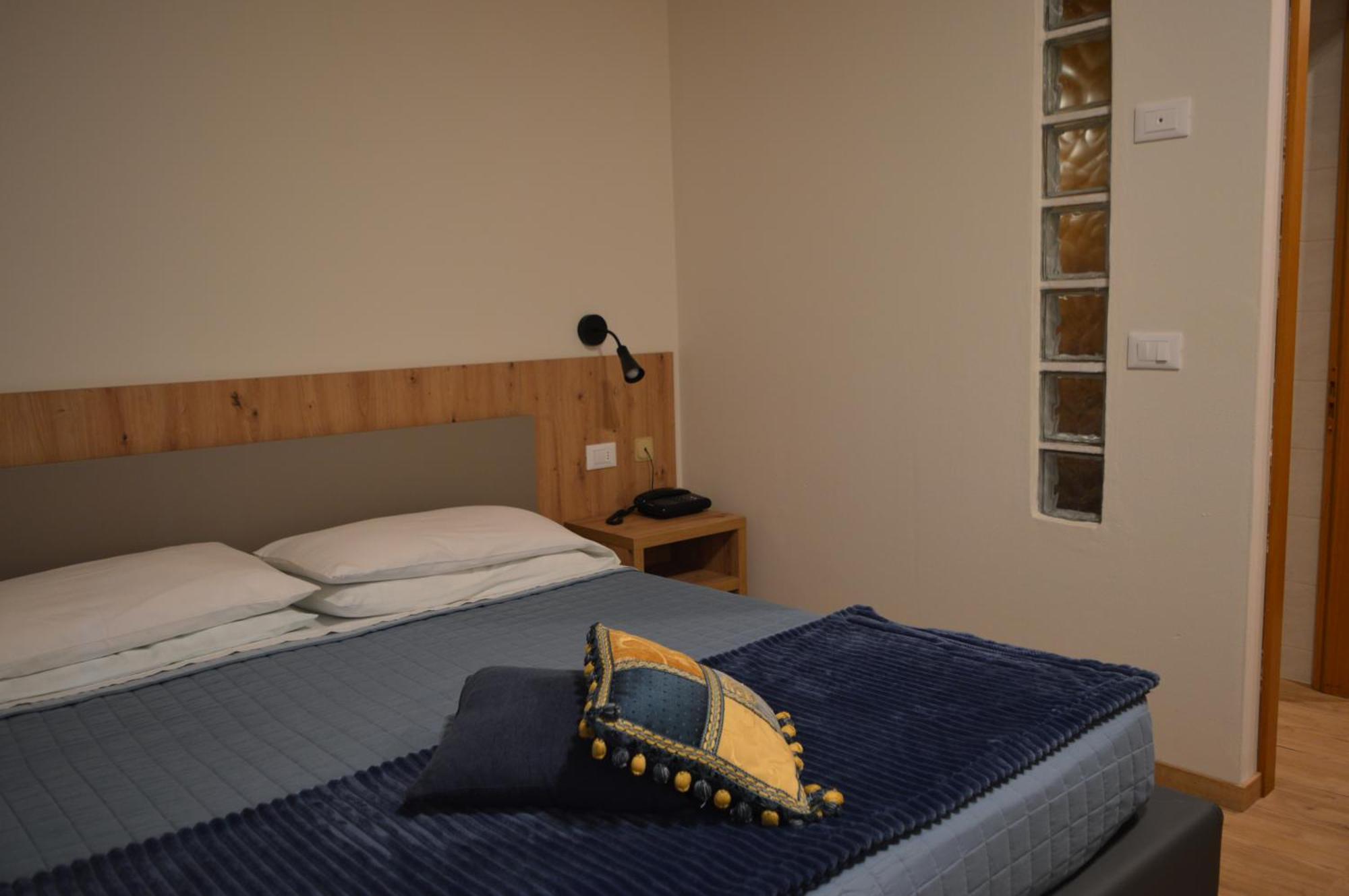 Hotel Wanda Pinzolo Bagian luar foto