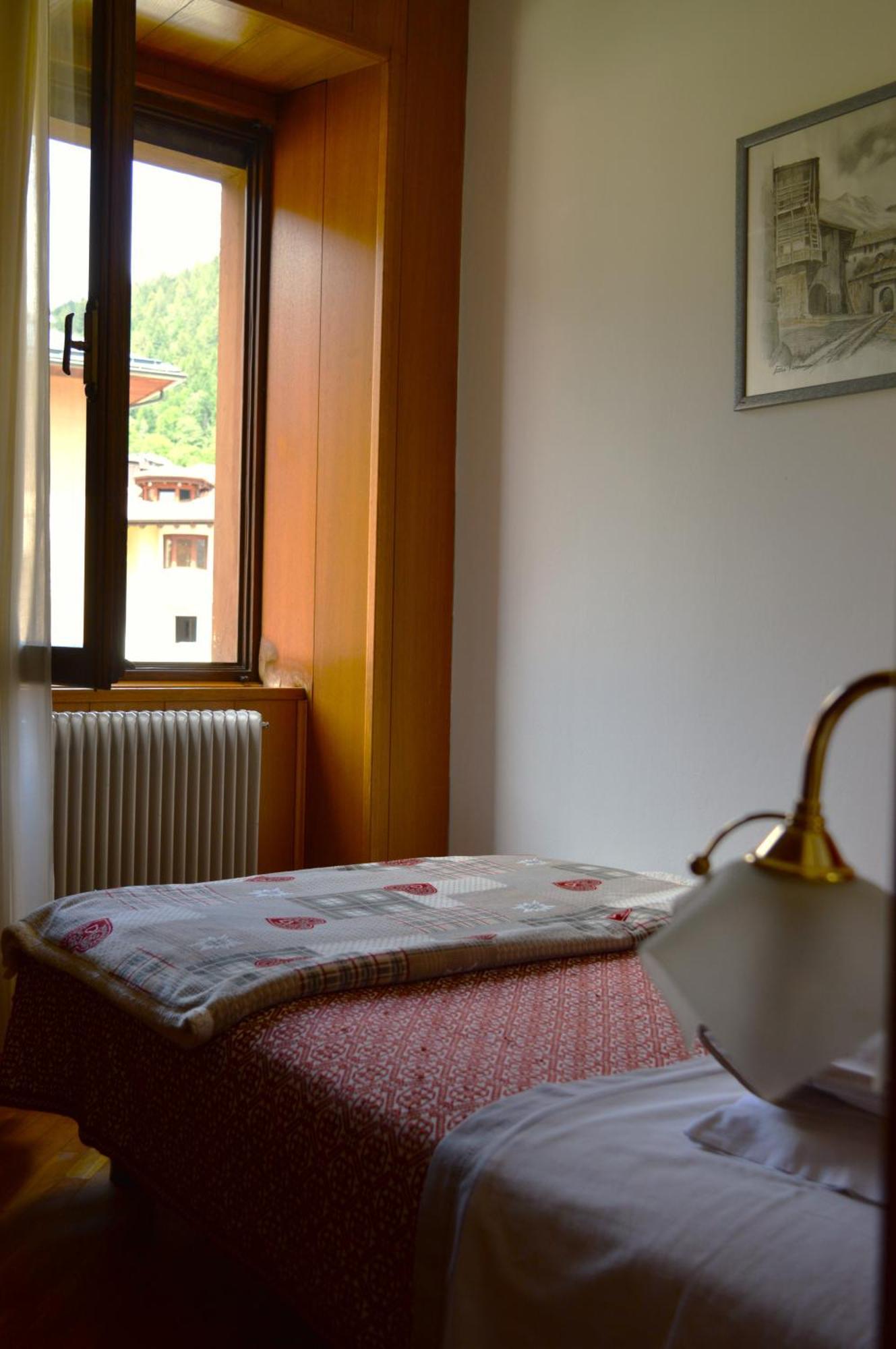 Hotel Wanda Pinzolo Bagian luar foto