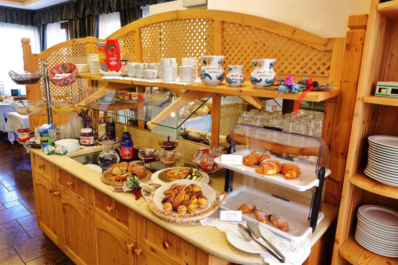 Hotel Wanda Pinzolo Bagian luar foto