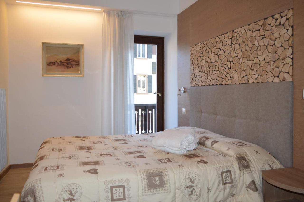 Hotel Wanda Pinzolo Bagian luar foto